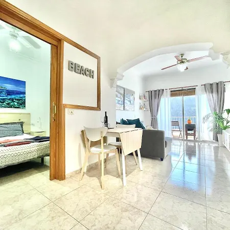 Mundo House, Playa San Marcos, Tenerife Апартаменты *